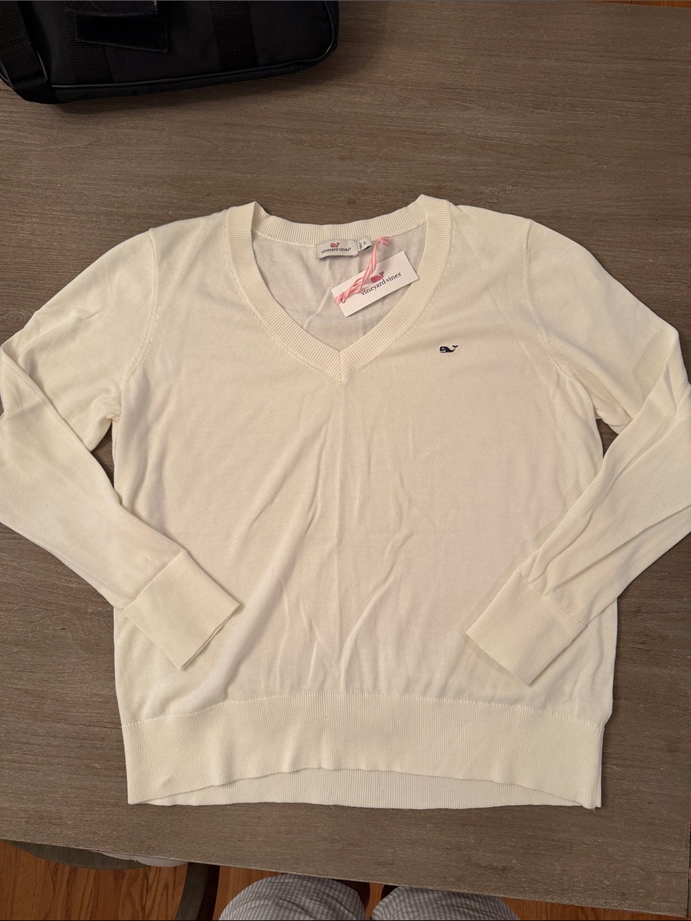 Vineyard Vines Women's heritage cotton V-Neck Sweater color marshmallow XL